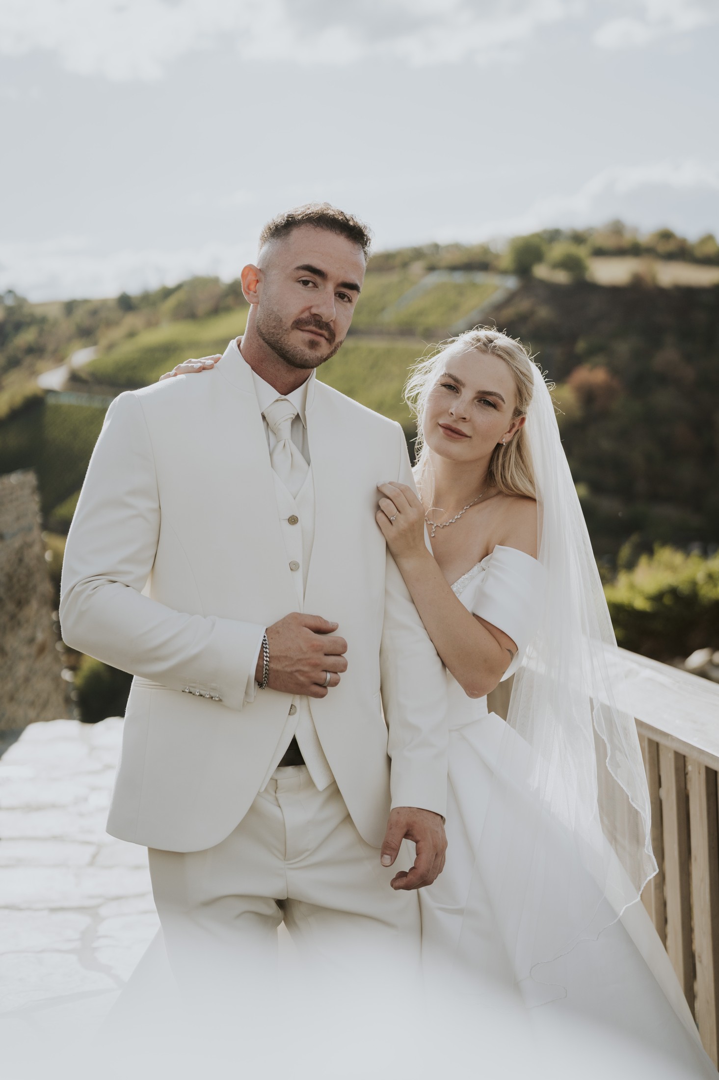 Nadja und Lucas gemeinsam unter freiem Himmel